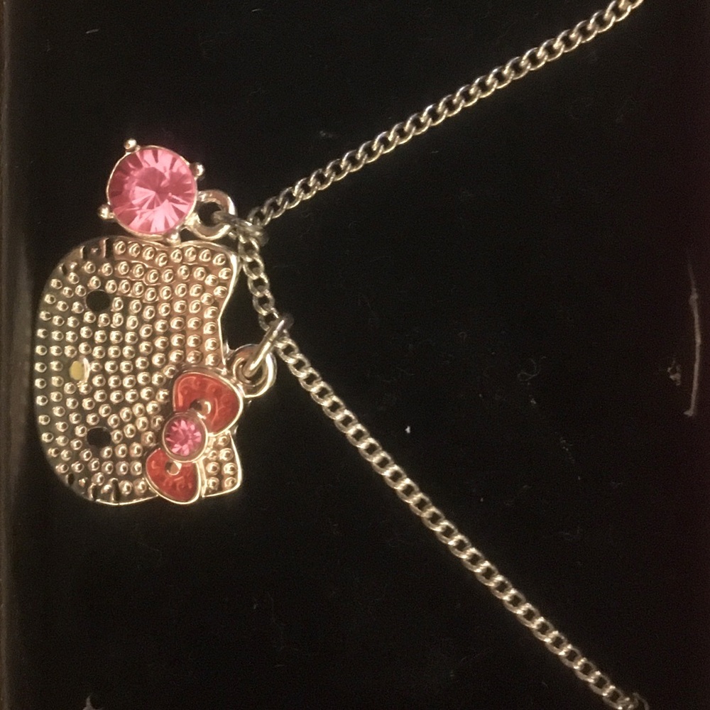 Silver Hello Kitty w/pink stone necklace